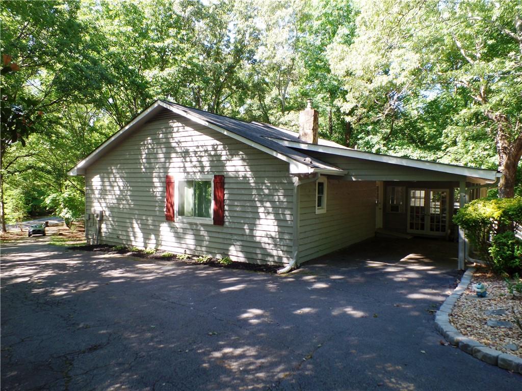 426 Green Ridge Road SE