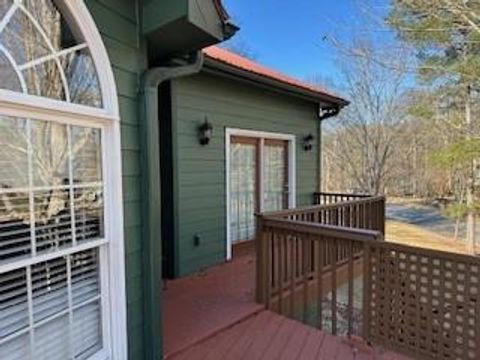 A home in Dawsonville