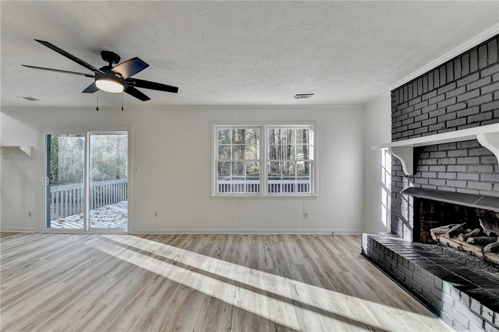2887 Hickory Lane, Snellville, Georgia image 4