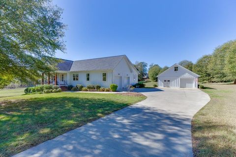 182 Farm Hill Drive Clarkesville GA 30523