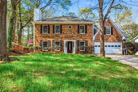 Homes For Sale - 4085 Vicksburg Drive<br/> Lawrenceville, GA 30044