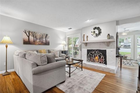 Condo For Sale - 3408 Lake Pointe Circle<br/> Roswell, GA 30075