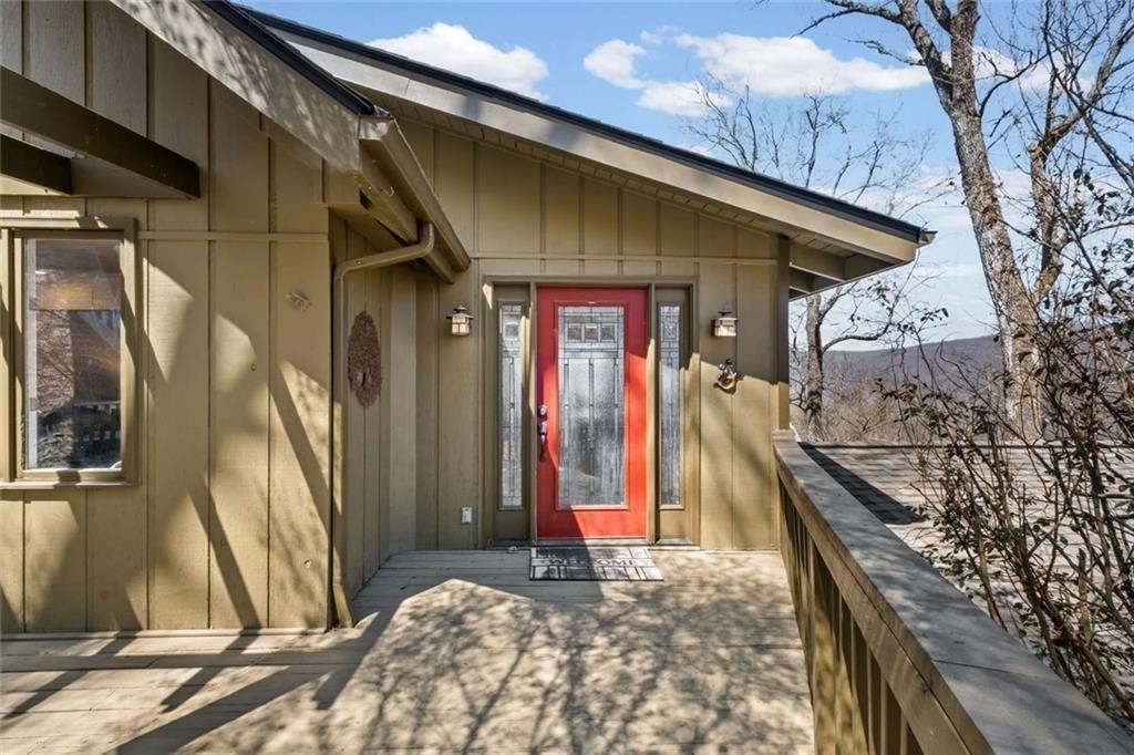360 Locust Trail