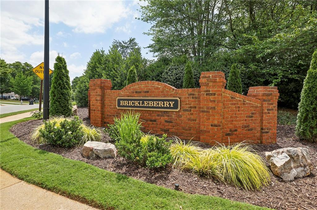 555 Brickleberry Lane, Roswell, Georgia image 30