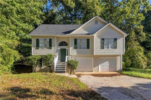 Homes For Sale - 400 Camilla Circle<br/> Mableton, GA 30126