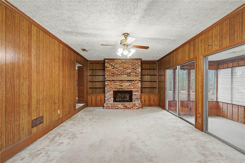 1590 Colonial South Drive SW