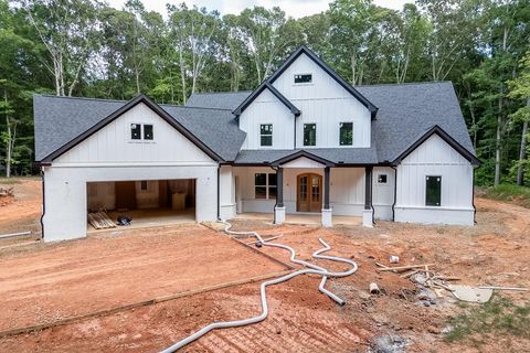 A home in Hoschton