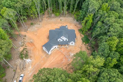 A home in Hoschton