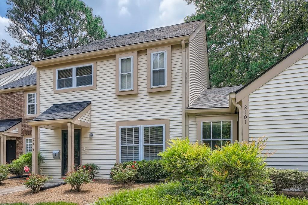 Photo 1 of 28 — 2103 Simsbury Lane, Dunwoody, GA 30338