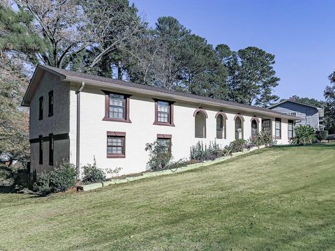 Homes For Sale - 6266 Auburn Drive<br/> Riverdale, GA 30296