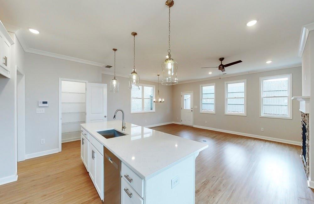 120 Winsome Way, Woodstock, Georgia image 1