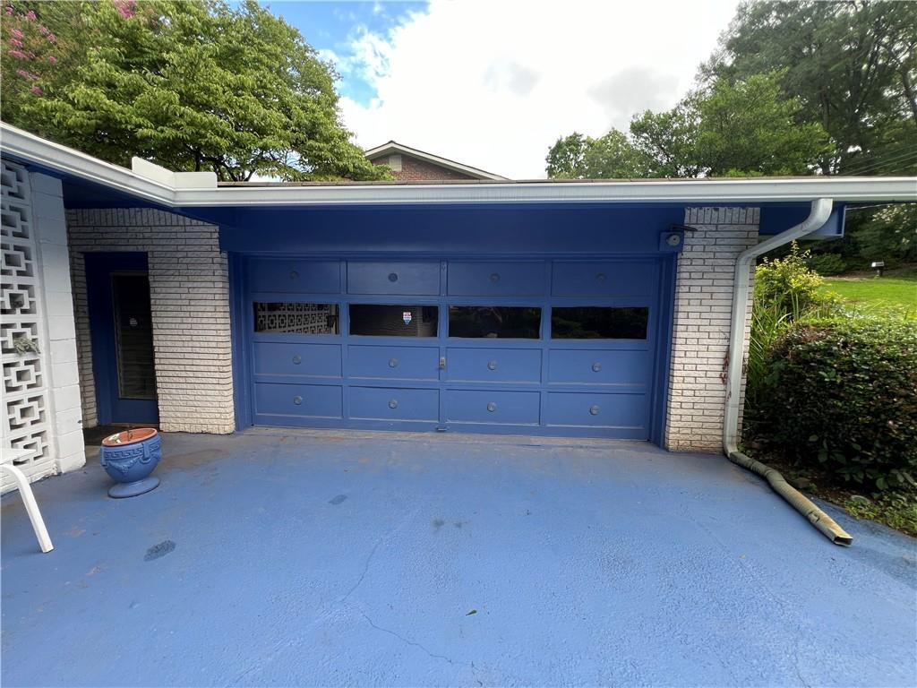 2323 Valleyside Drive