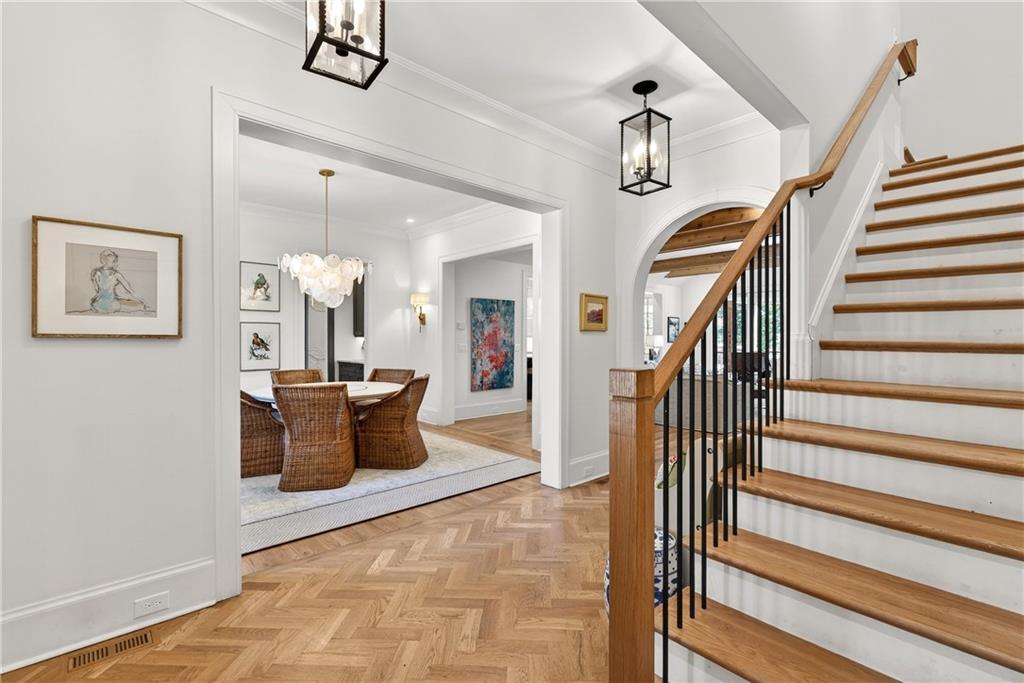 524 Bryn Mawr Lane NW