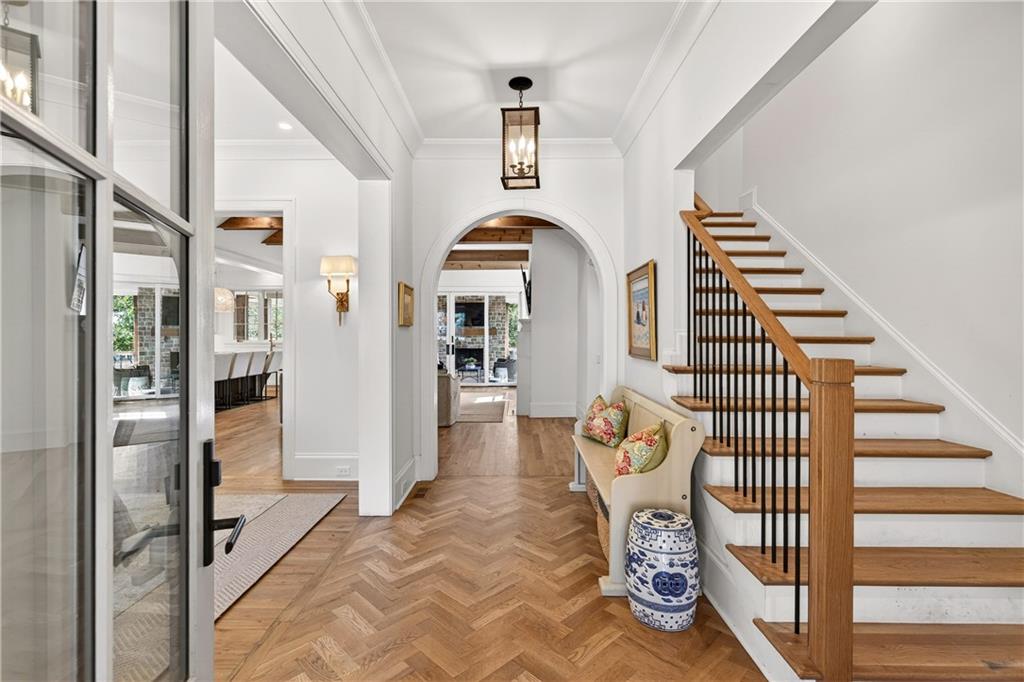 524 Bryn Mawr Lane NW