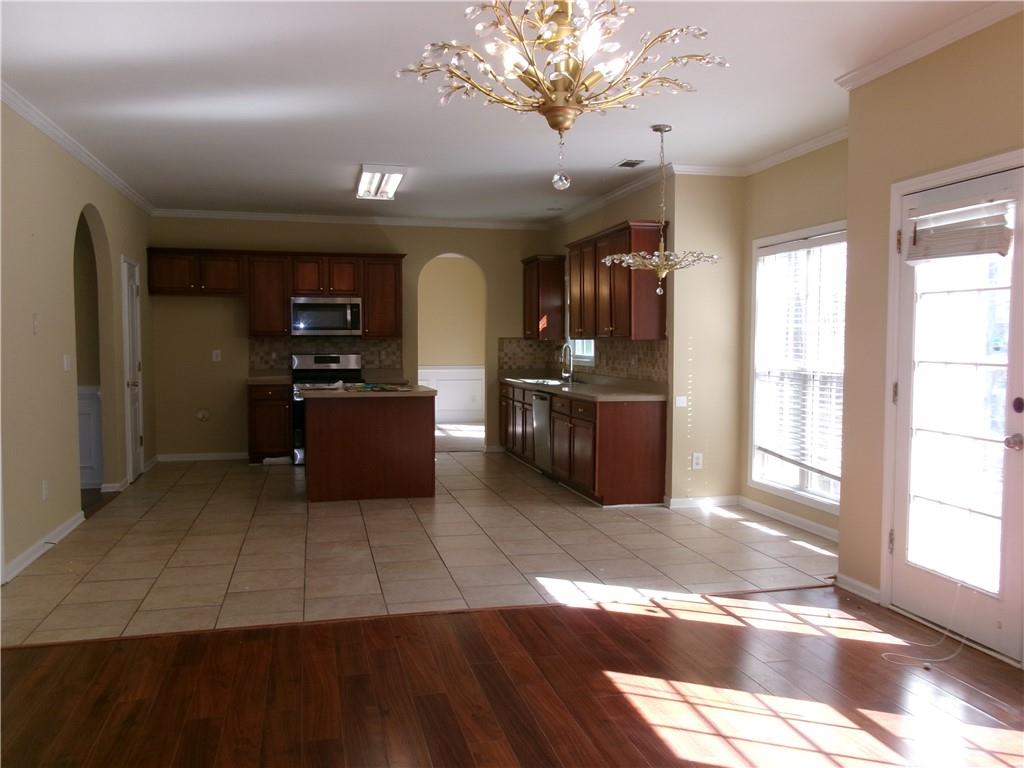 1211 Saxony Drive, Conyers, Georgia image 7