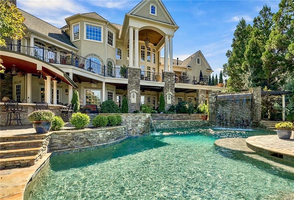 121 Cedar Woods Trail