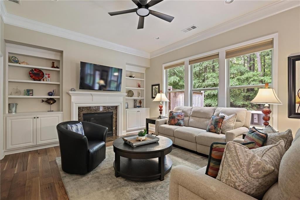 1971 Silver Birch Drive SE