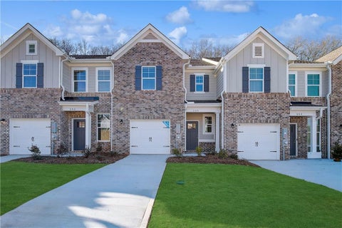 Townhouse For Sale - 349 Navigator Lane<br/> Mcdonough, GA 30253