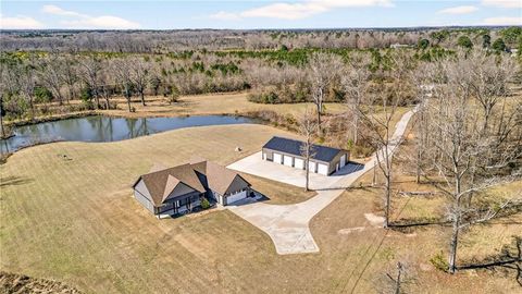 Homes For Sale - 10 Last Street<br/> Moreland, GA 30259