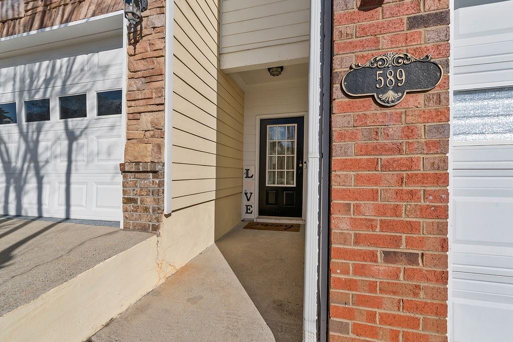 589 Woodland Park Ter