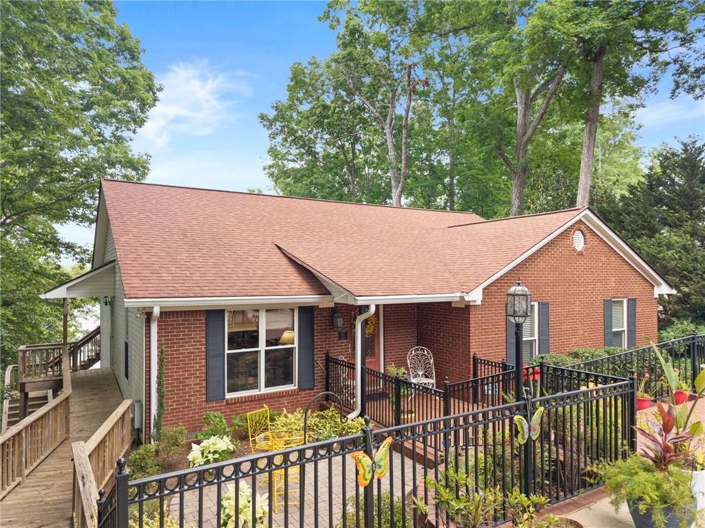 2740 Northlake Road
