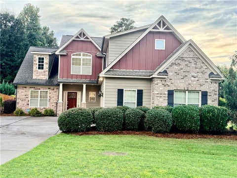 Homes For Sale - 139 Caraway Road<br/> Locust Grove, GA 30248