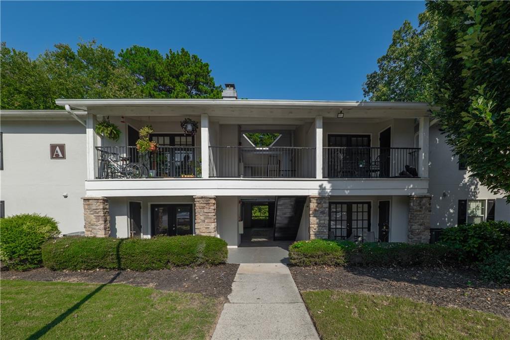 HALF OFF 1st MONTH RENT WITH APPROVED APPLICATION BEFORE 9/30/25!
Welcome to this cozy 1 bed, 1 bath condo in the highly sought-after, gated Collier Green Condominium community! Featuring warm hardwood floors throughout, the open-concept layout seamlessly connects the spacious dining area to the living room—perfect for both everyday living and entertaining.
Step onto your private, covered balcony and enjoy the peaceful surroundings and fresh air. The generously sized bedroom offers a walk-in closet for ample storage, while the well-designed bathroom provides both comfort and functionality.
Ideally located on Atlanta’s vibrant Westside, you’re just minutes from top restaurants, grocery stores, shopping, and more. Experience the perfect blend of convenience, comfort, and community—all in one of the city’s best locations.