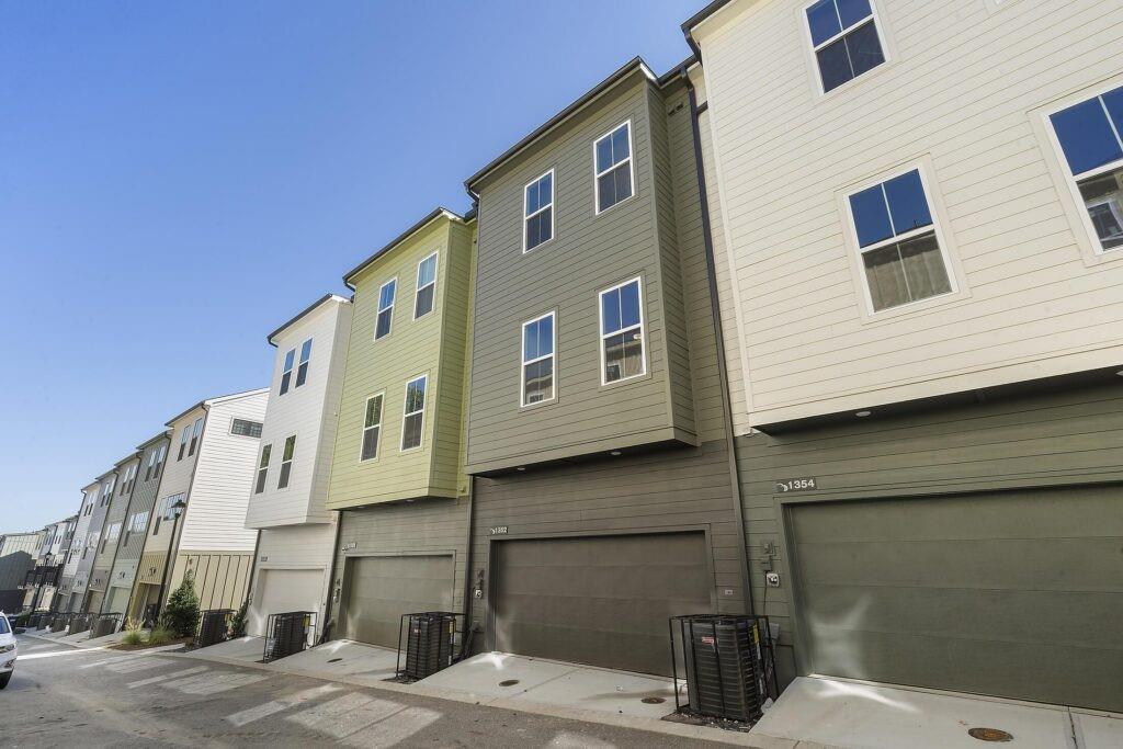 1354 Breezy Street SE 250