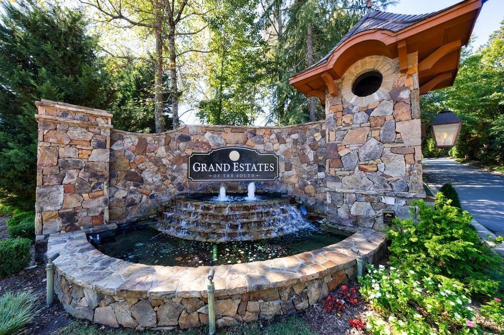 Grand Estate of the South - Residential