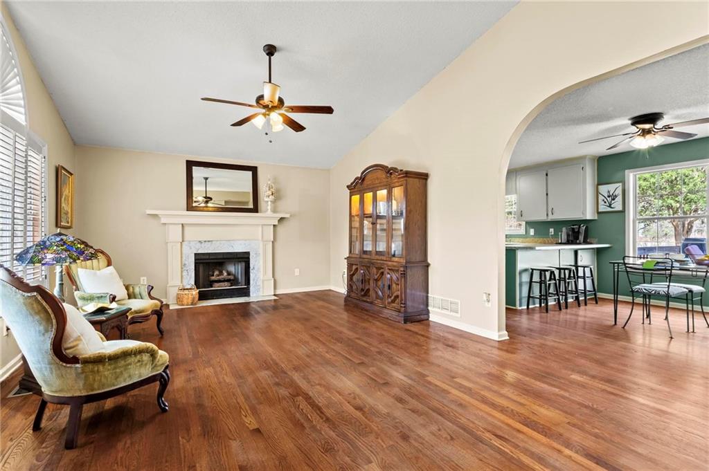 610 Amberwood Place, Euharlee, Georgia image 3