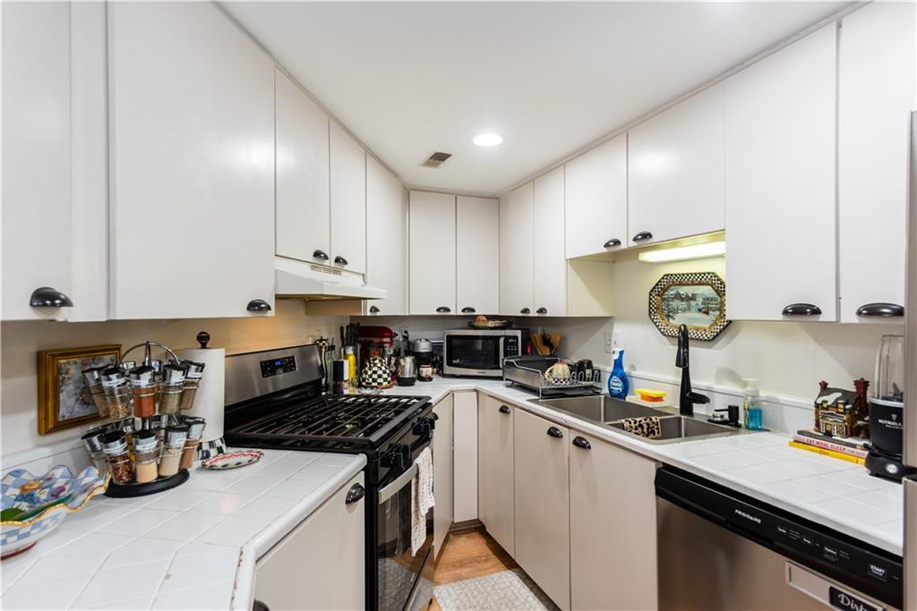 2840 Peachtree Road NW 201