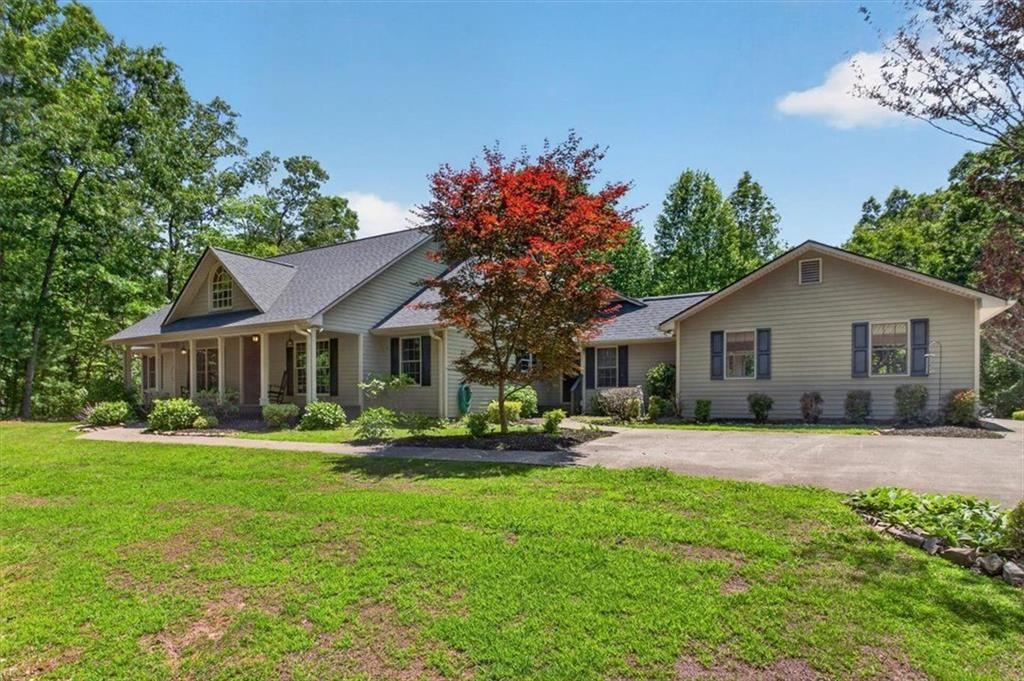 96 Oakridge Lane
