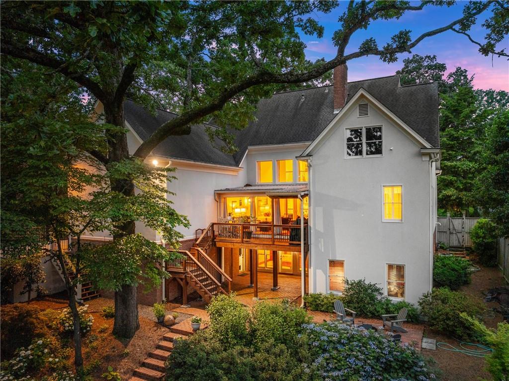 1374 RIVERSIDE Drive