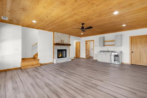 listing image 42
