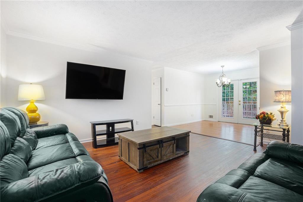 1883 Suwanee Terrace NW