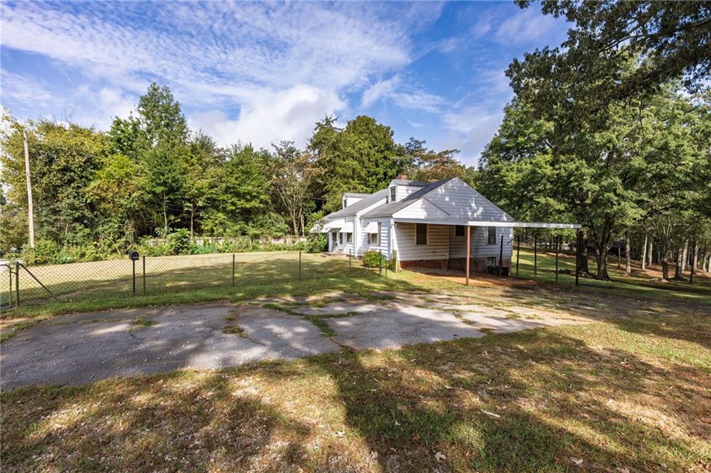 1676 Veterans Memorial Highway SW