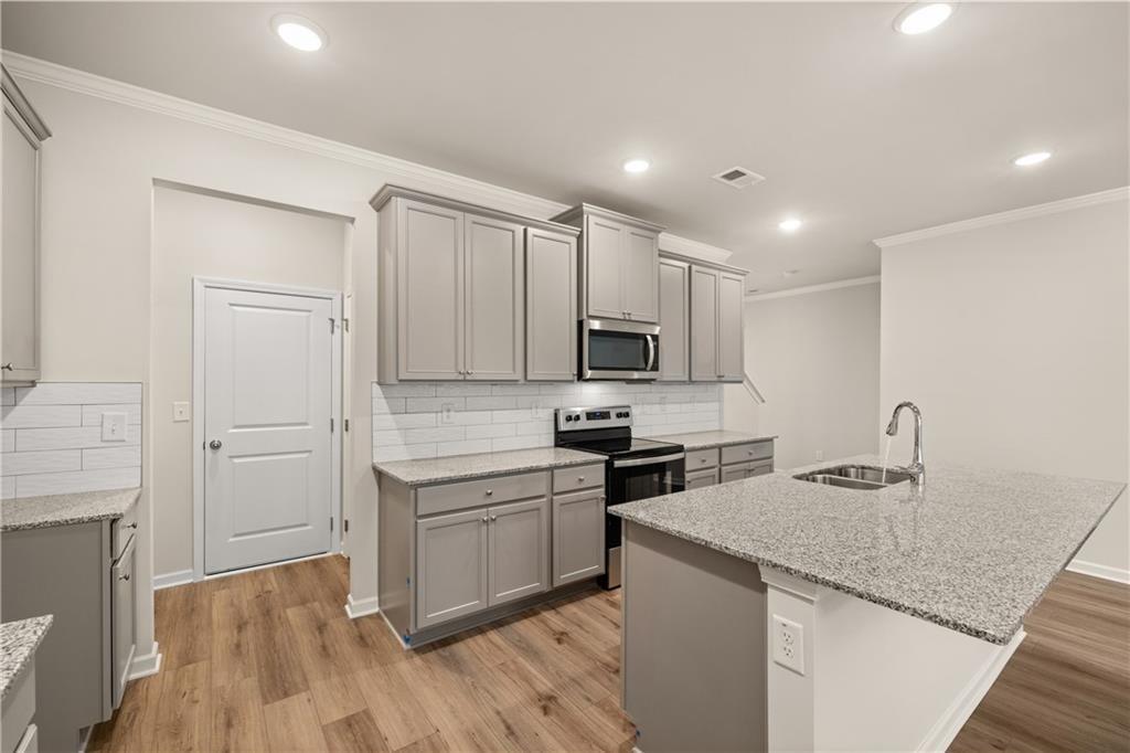 732 Ellis Spring Way