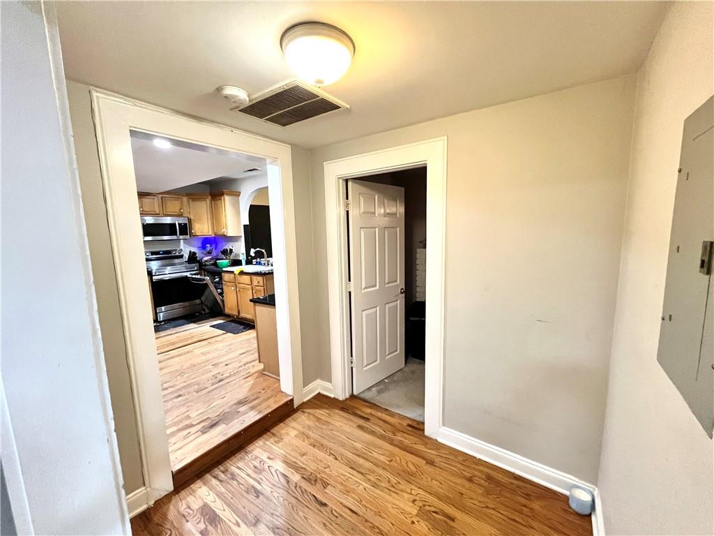 635 SW Queen Street, Atlanta, Georgia image 22