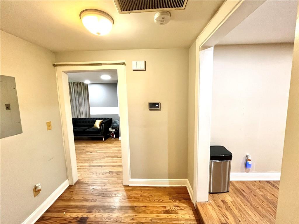 635 SW Queen Street, Atlanta, Georgia image 23