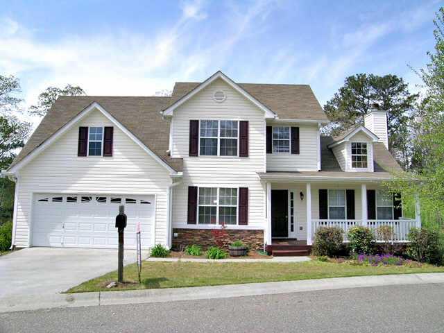Excellent cul-de-sac lot; Kitchen w/wood cabinets, breakfast area & gas stove; Fresh paint; Hardwoods; Family rm w/gas start fplc; Tile baths! Fantastic master suite w/trey ceiling, large walk-in closet & superb bath w/whirlpool tub, double vanity & separate shower! Workshop in daylight basement!