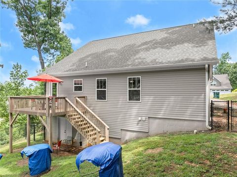 A home in Dahlonega