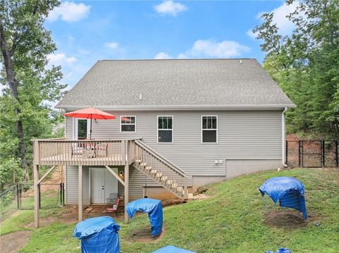 A home in Dahlonega