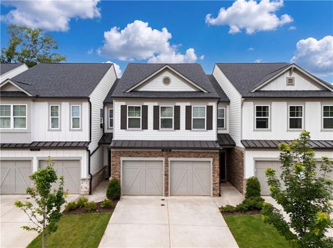 Townhouse For Sale - 6165 Langdon Way<br/> Cumming, GA 30028