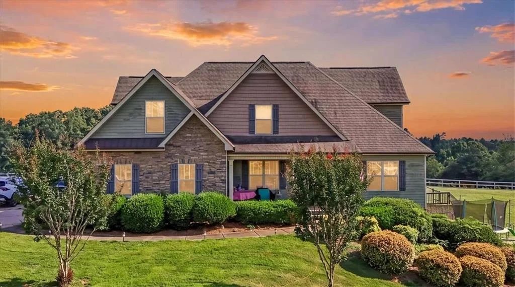 5105 E Highway 166 E