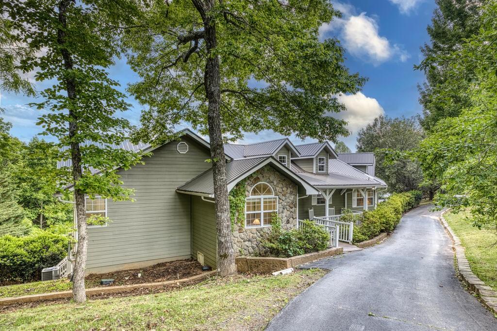 132 Oak Ridge Way