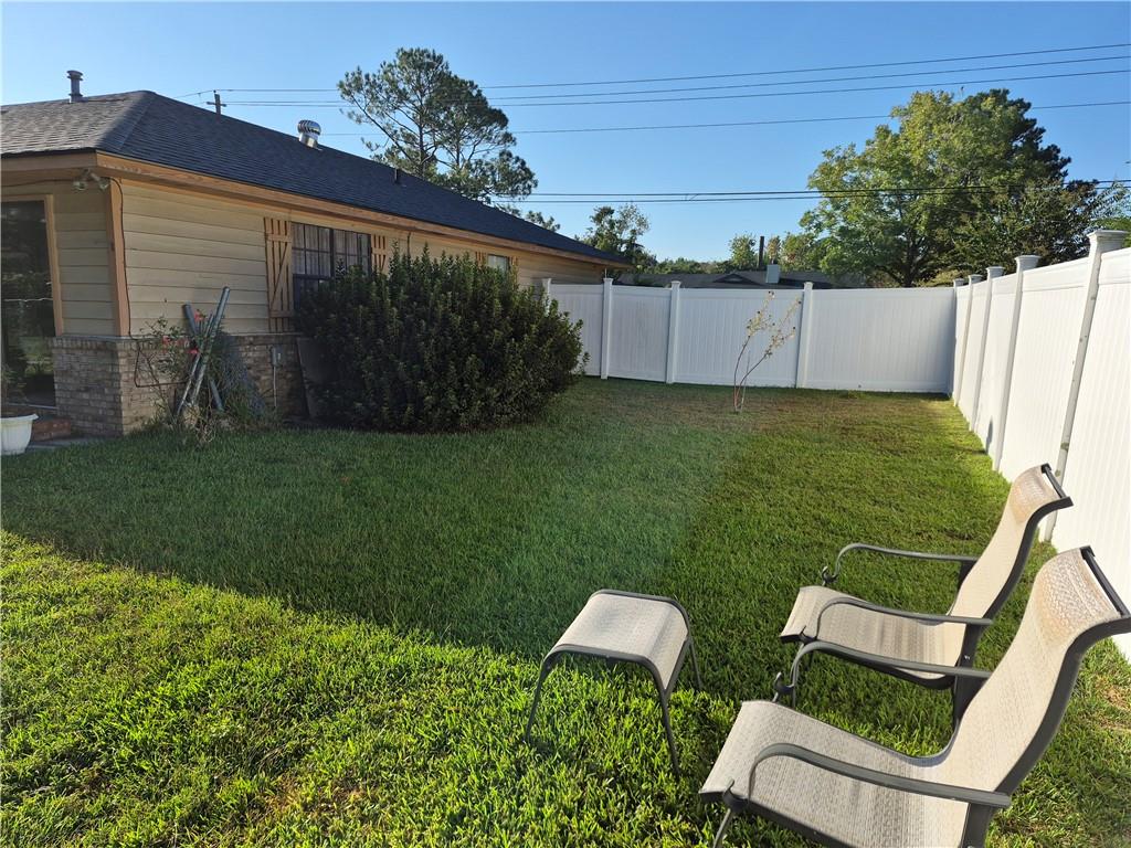 1302 BETHUNE Drive