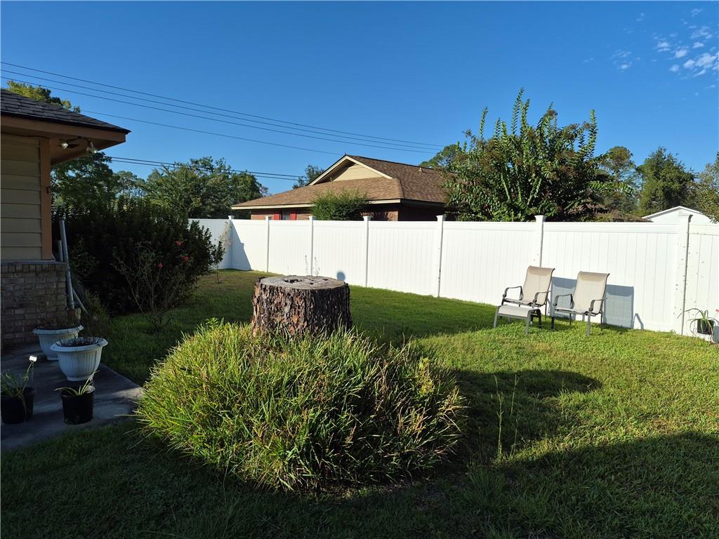 1302 BETHUNE Drive