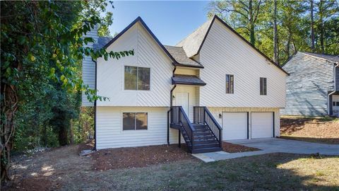 Photo of 4328 Buckingham Place, Duluth, GA 30096 (MLS # 7729600)