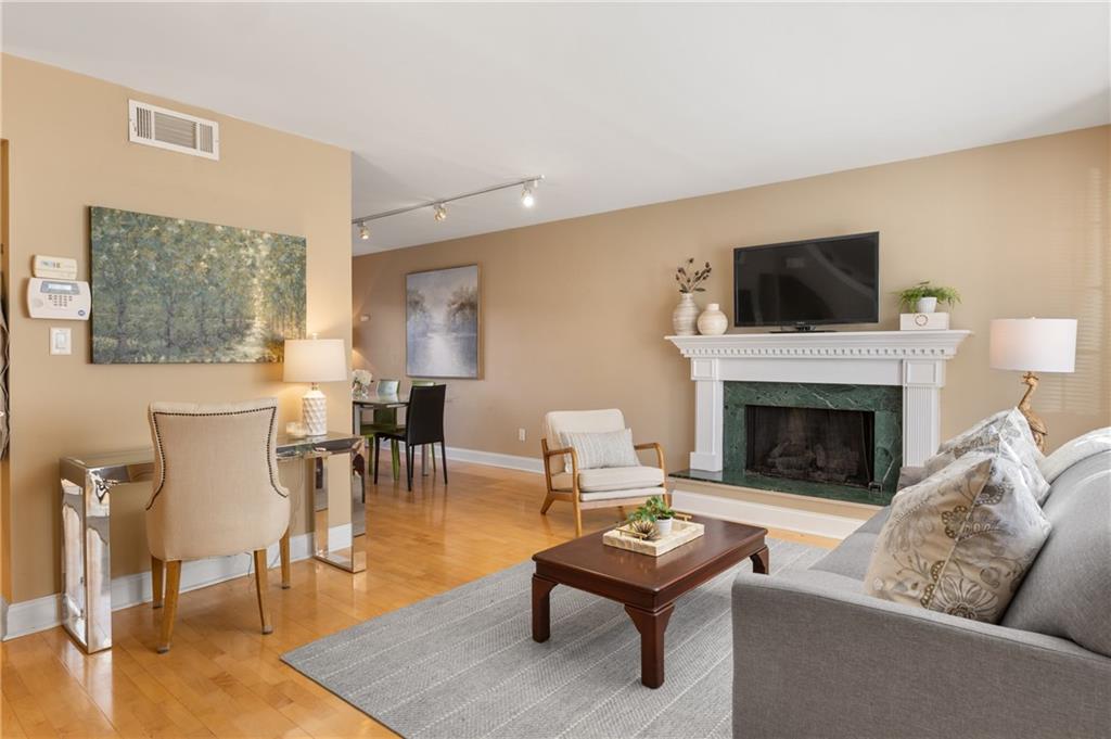 136 Peachtree Memorial Drive NW NJ10