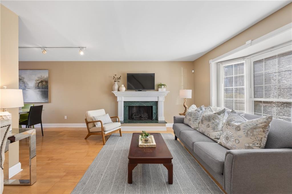 136 Peachtree Memorial Drive NW NJ10